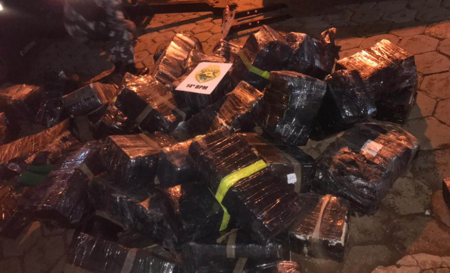 PM localiza 2,4 toneladas de maconha em Foz do Iguaçu
