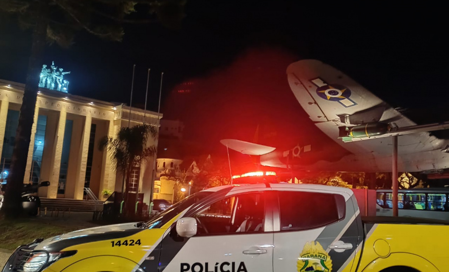 Ação integrada fiscaliza 24 pontos comerciais e dispersa 1,8 mil pessoas no final de semana