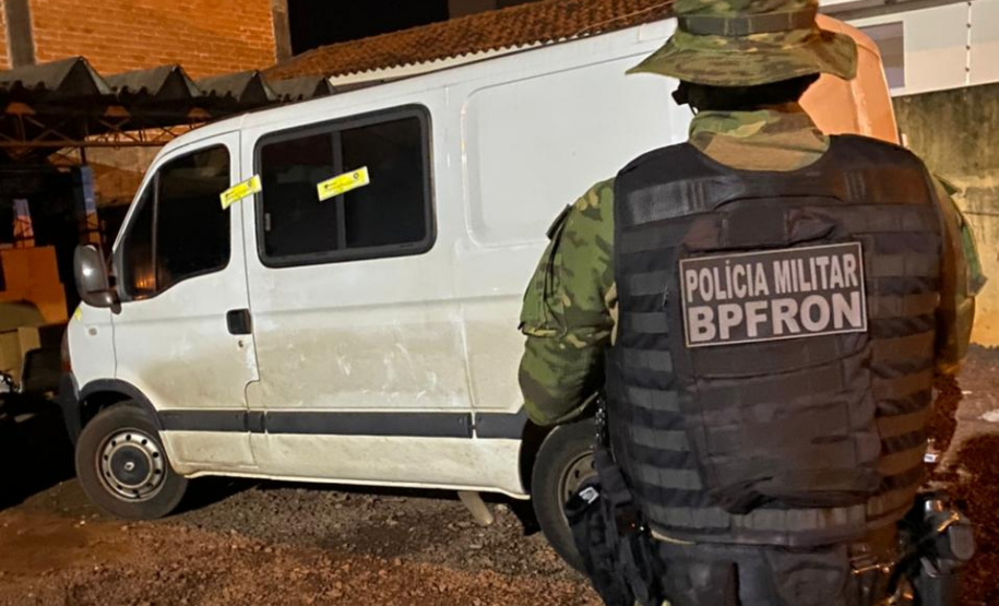 BPFron prendem cinco pessoas e apreendem anabolizantes, arma de fogo e produtos contrabandeados no interior do Paraná
