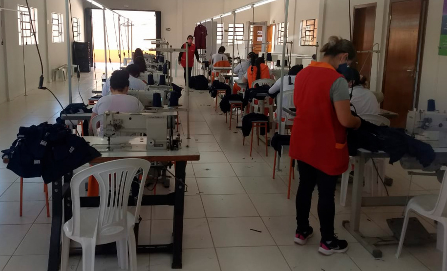 Mesmo com pandemia, Paraná tem 7,3 mil presos trabalhando