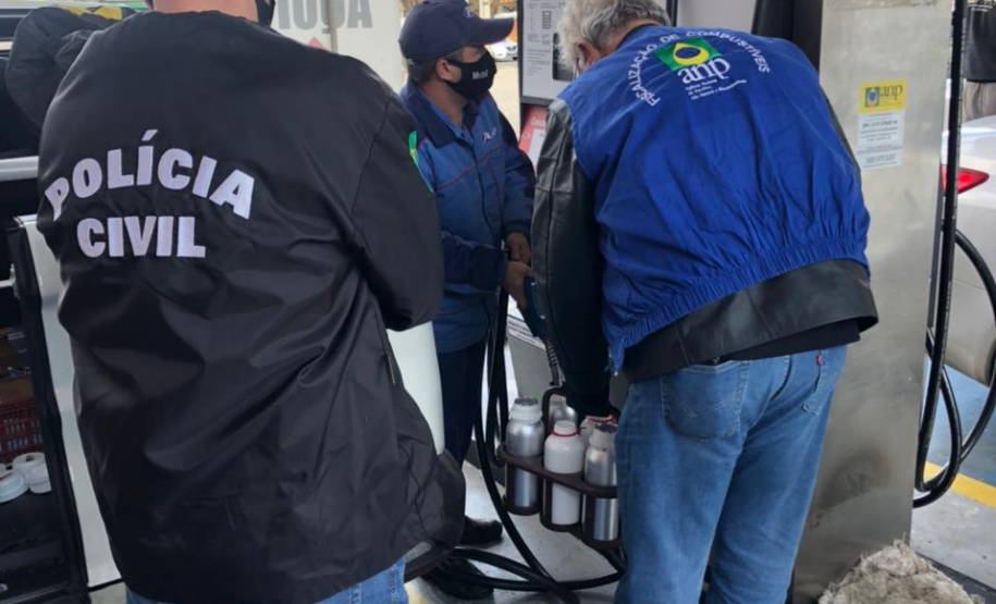 Força-tarefa fiscaliza 300 postos de combustíveis no PR; 181 tinham irregularidades