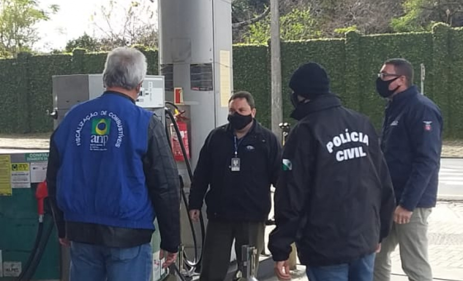 Força-tarefa fiscaliza 300 postos de combustíveis no PR; 181 tinham irregularidades