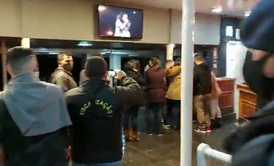 AIFU flagra mais de 300 pessoas e apreende 38 máquinas caça-níqueis em Curitiba