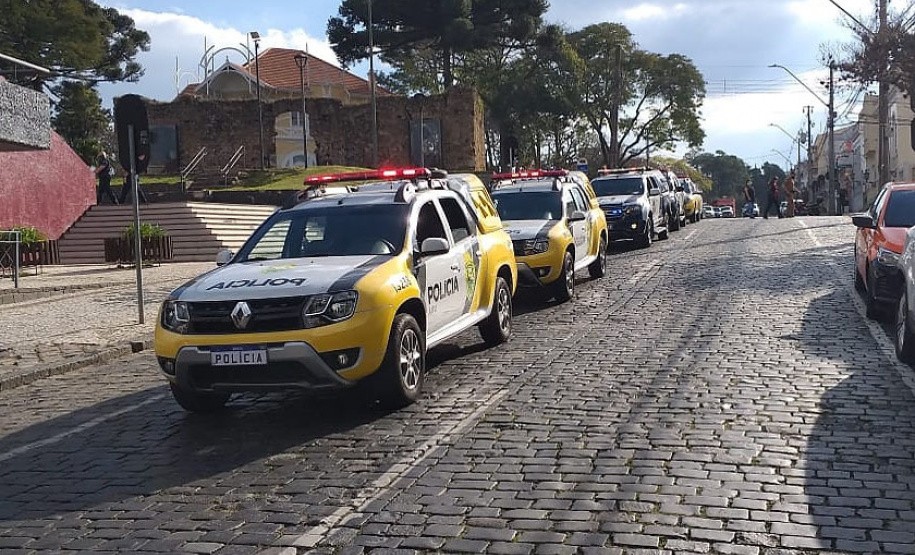 Fiscalização flagra festas e dispersa aglomerações com mais de mil pessoas em Curitiba