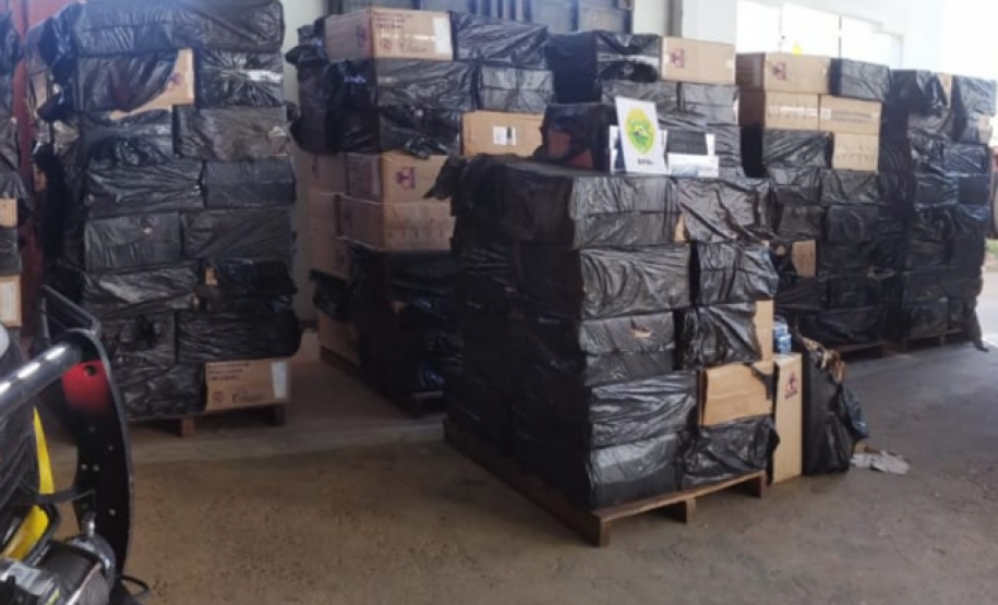BPRv apreende caminhão carregado com mais de 120 mil maços de cigarros contrabandeados no Noroeste do estado