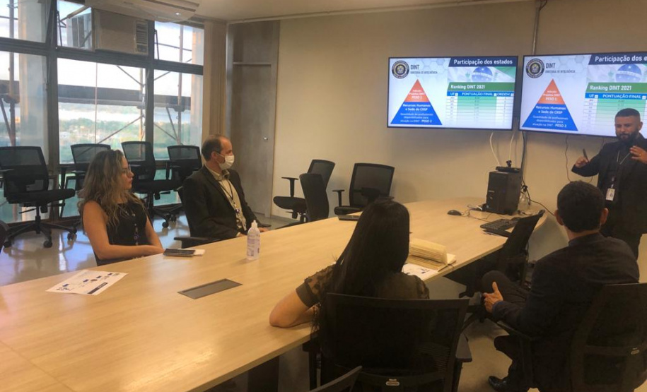 Titular da segurança pública paranaense visita diretoria de inteligência em Brasília