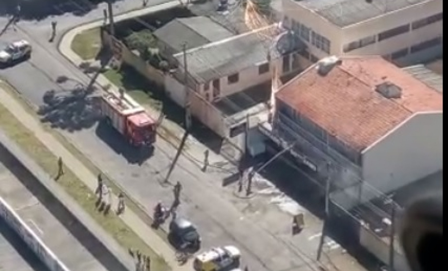 Polícia Militar apreende balão que caiu no bairro Boqueirão, em Curitiba