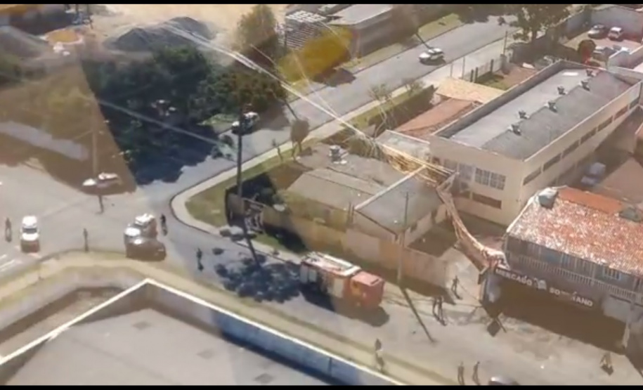 Polícia Militar apreende balão que caiu no bairro Boqueirão, em Curitiba