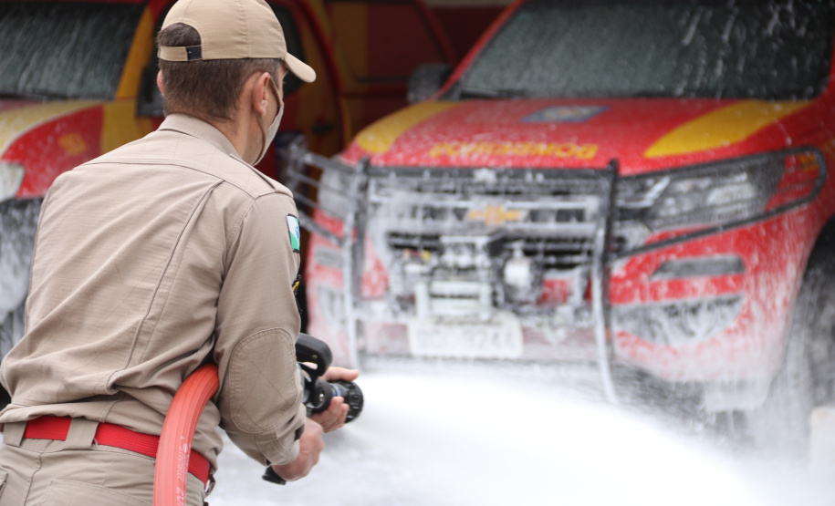 Caminhão moderno é entregue ao Corpo de Bombeiros de São José dos Pinhais