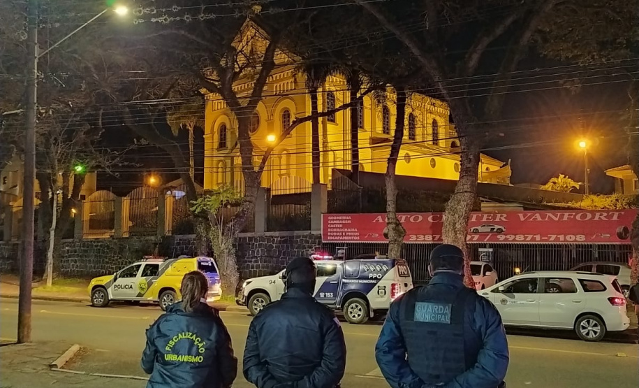 PM faz fiscalização das medidas sanitárias na Capital e apreende máquina caça-níquel