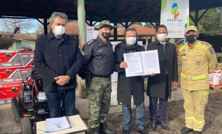 Equipamentos de proteção e combate ao fogo foram entregues pelo Estado às forças que atuam em proteção à natureza. São ações executadas em conjunto entre o órgão ambiental estadual, a Defesa Civil e a Secretaria da Segurança Pública.