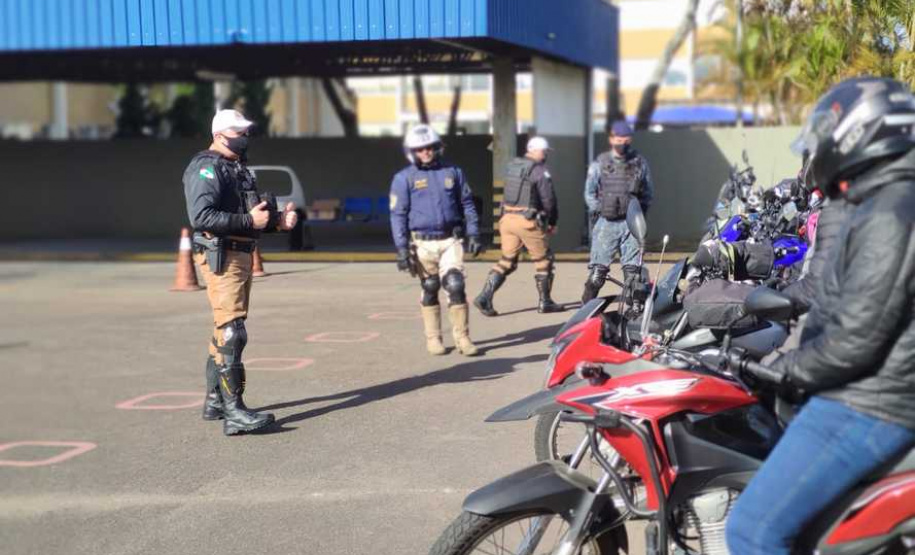 Evento para motociclistas trabalha técnicas de condução e dá dicas para evitar acidentes