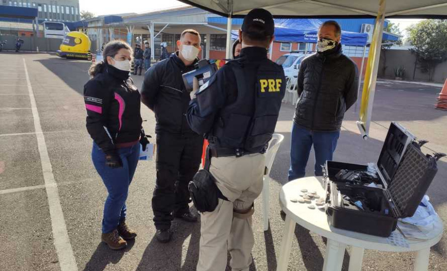 Evento para motociclistas trabalha técnicas de condução e dá dicas para evitar acidentes