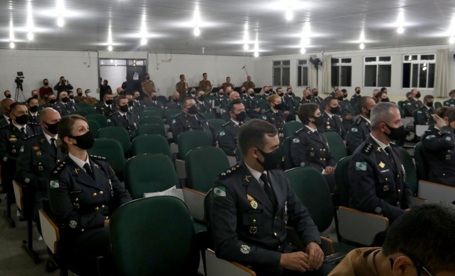 Secretário da Segurança Pública participa da formatura de 60 Oficiais da PMPR