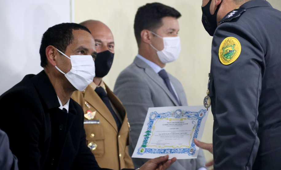 Secretário da Segurança Pública participa da formatura de 60 Oficiais da PMPR