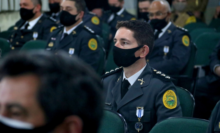 Secretário da Segurança Pública participa da formatura de 60 Oficiais da PMPR
