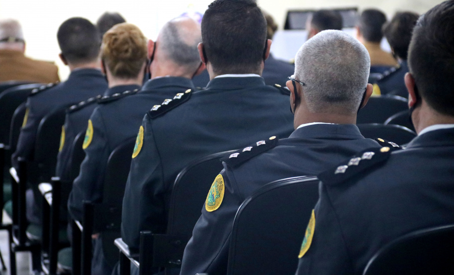 Secretário da Segurança Pública participa da formatura de 60 Oficiais da PMPR