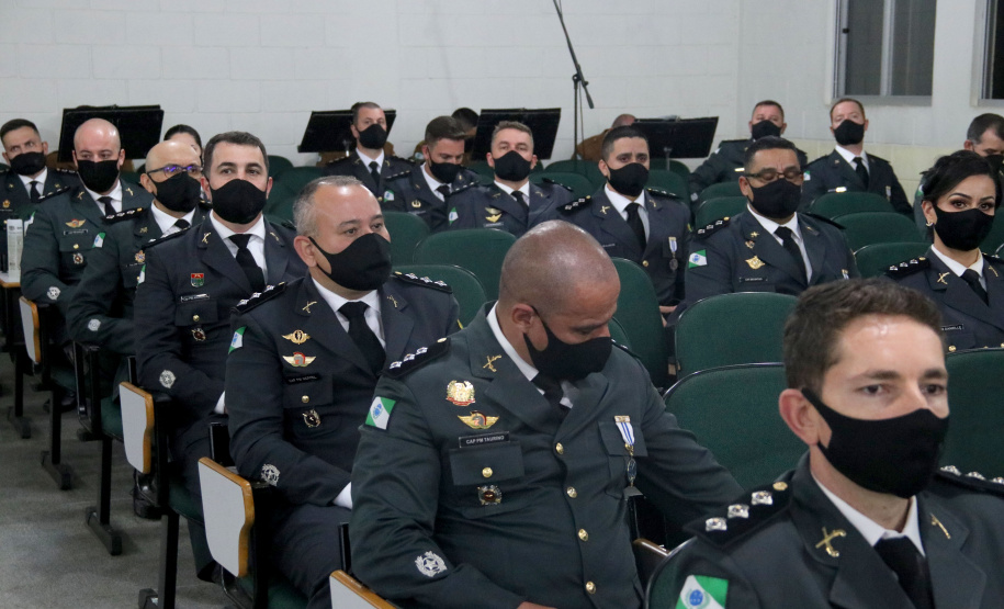 Secretário da Segurança Pública participa da formatura de 60 Oficiais da PMPR