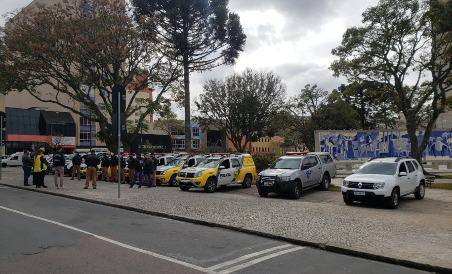Operação mira comércio ilegal de cigarros eletrônicos em Curitiba e apreende mais de 10 mil itens