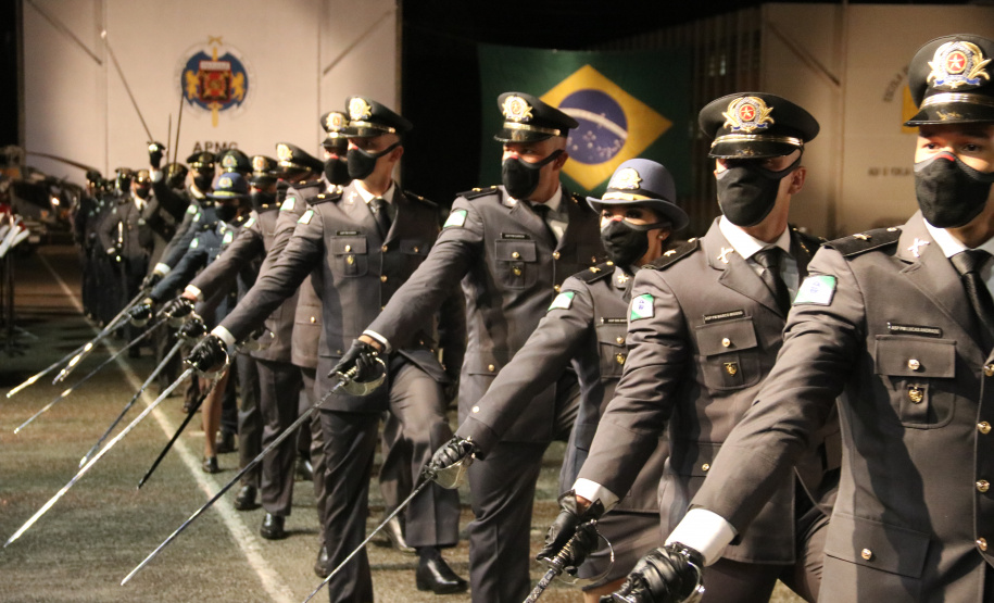 Secretário Marinho participa da formatura dos novos aspirantes da PM e comemora aniversário da APMG