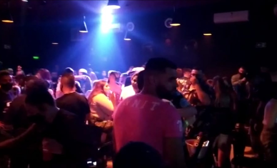 Fiscalização dispersa 2,2 mil pessoas e fecha 10 estabelecimentos comerciais em Curitiba