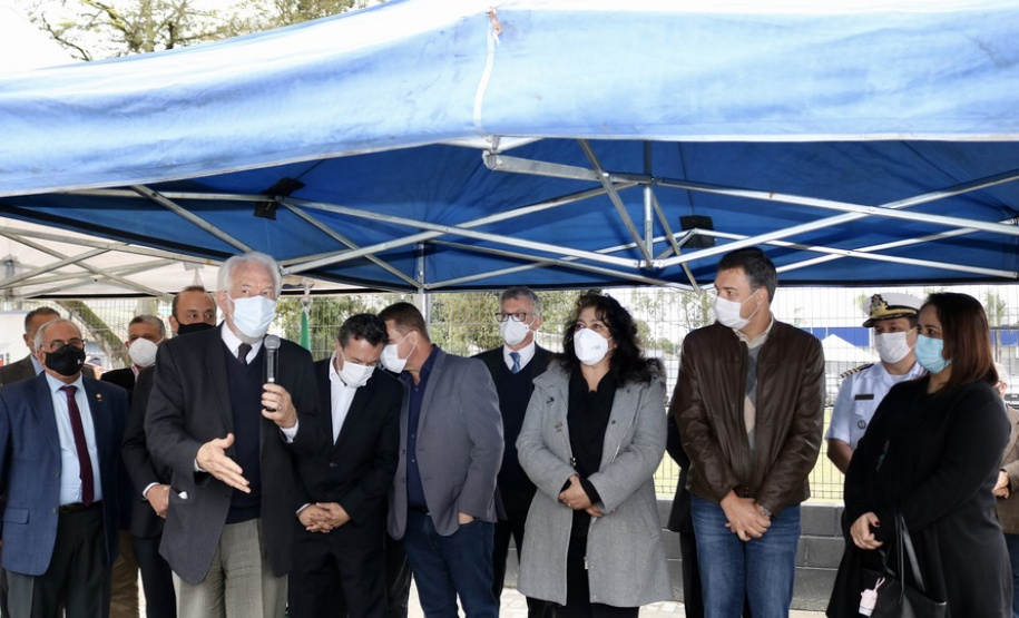 Vice-governador entrega seis veículos para operações da PM no Litoral