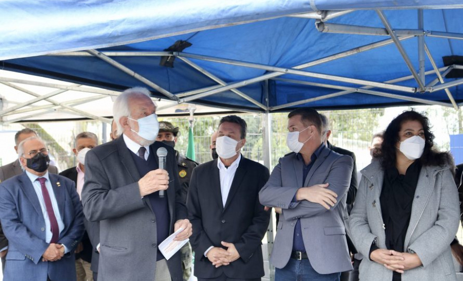 Vice-governador entrega seis veículos para operações da PM no Litoral