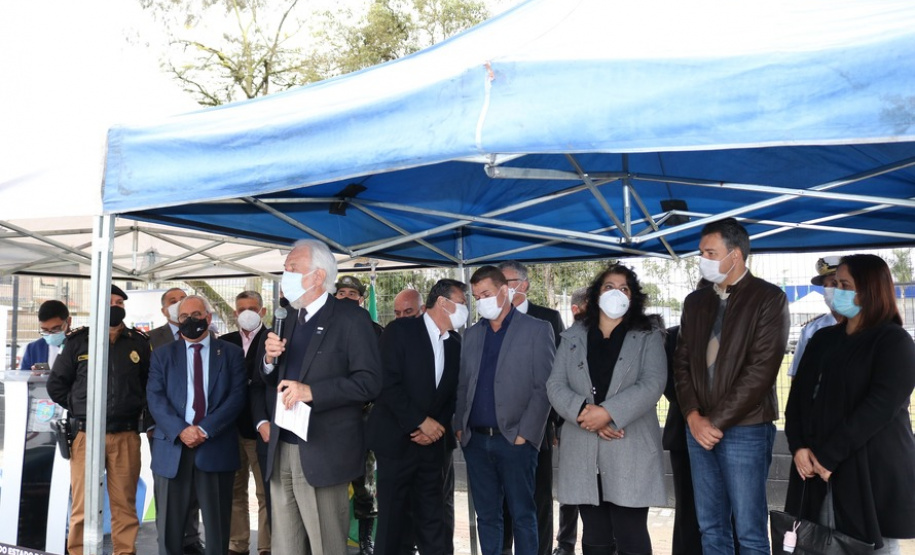 Vice-governador entrega seis veículos para operações da PM no Litoral