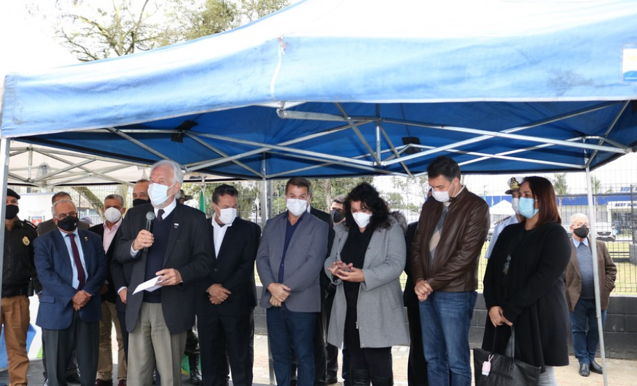 Vice-governador entrega seis veículos para operações da PM no Litoral