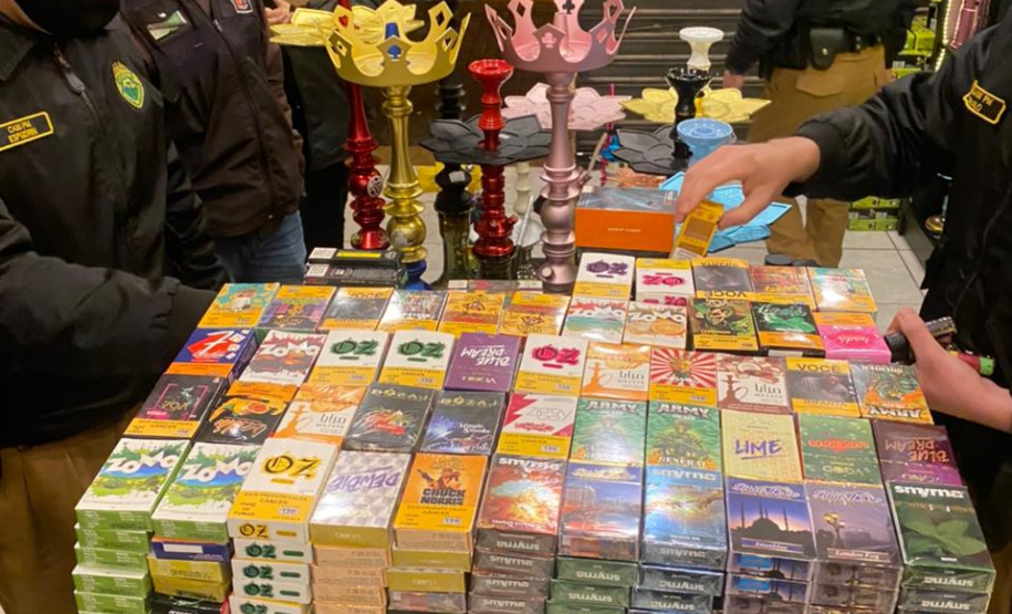 PM fecha cinco estabelecimentos e dispersa quase 100 pessoas em Curitiba