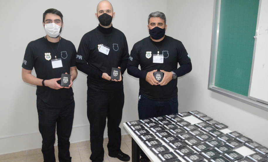 Polícia Civil do Paraná entrega kit funcional a 200 novos policiais civis