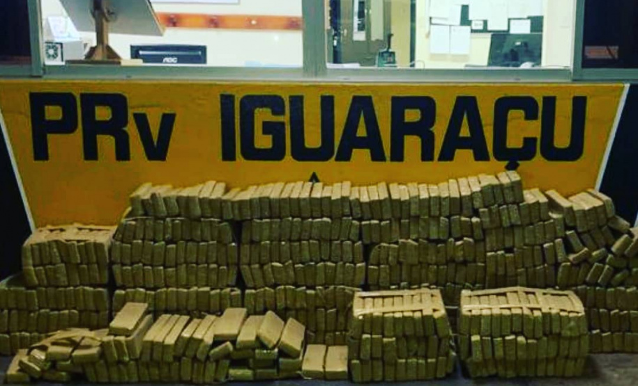 Quase meia tonelada de maconha é apreendida pela Polícia Rodoviária Estadual em Iguaraçu (PR)