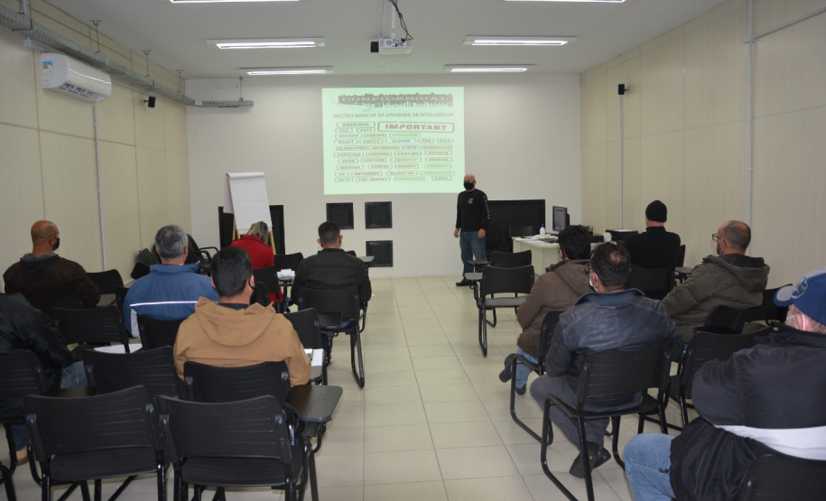 Agentes que atuam nas unidades prisionais participam de curso de Inteligência Penitenciária