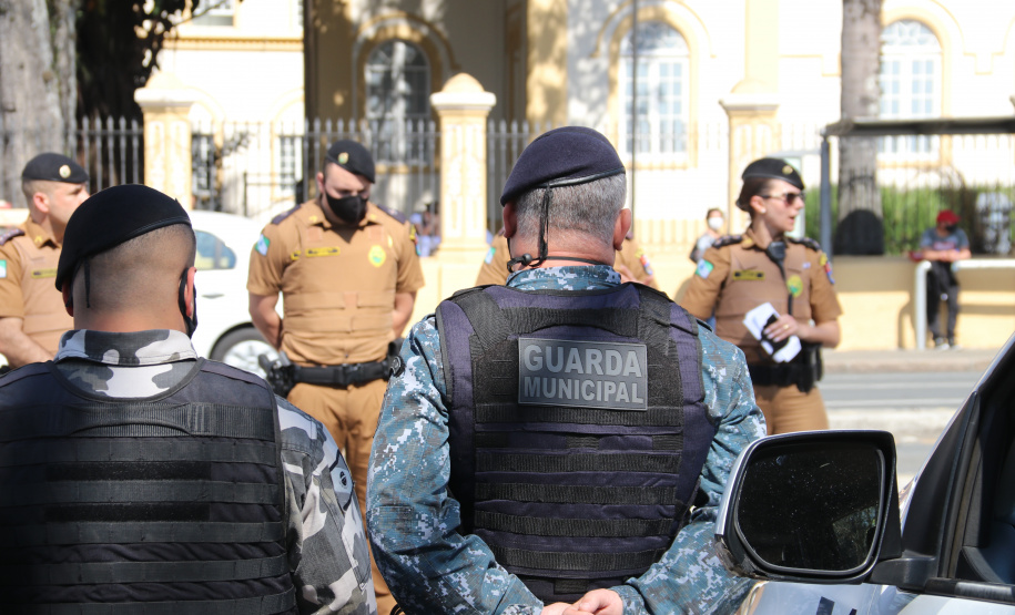 Pousadas e hotéis de alta rotatividade no Centro de Curitiba são alvo da primeira  edição da operação Centro Seguro da PM 
