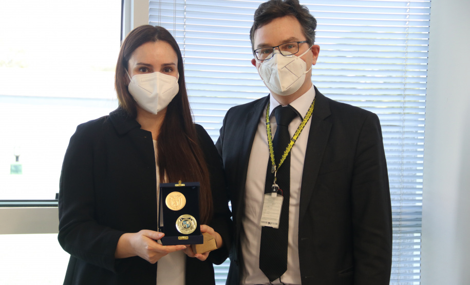 Secretário Nacional de Política sobre drogas visita sede da Polícia Científica do Paraná