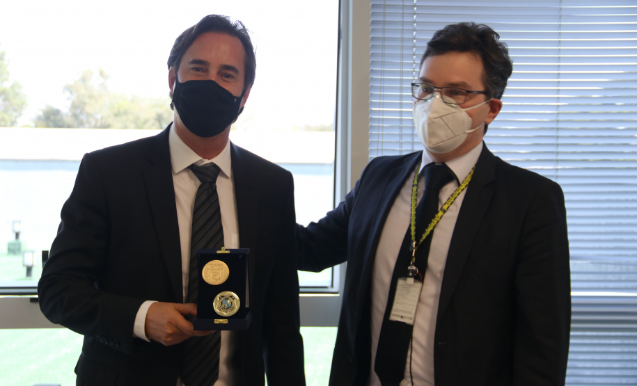 Secretário Nacional de Política sobre drogas visita sede da Polícia Científica do Paraná