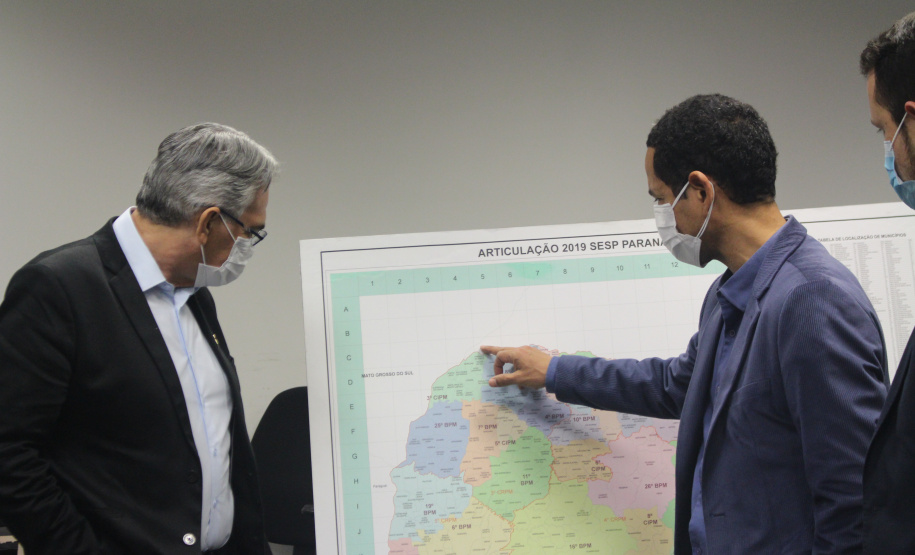 Secretário da Segurança Pública recebe Prefeito de Loanda em Curitiba