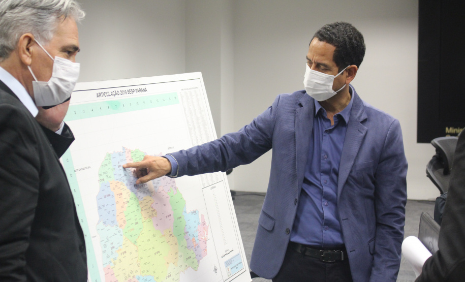 Secretário da Segurança Pública recebe Prefeito de Loanda em Curitiba