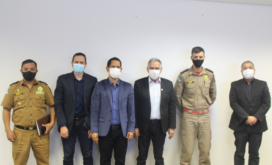 Secretário da Segurança Pública recebe Prefeito de Loanda em Curitiba