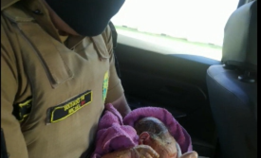 Policiais militares desengasgam nascituro que ainda estava com cordão umbilical em Guarapuava (PR