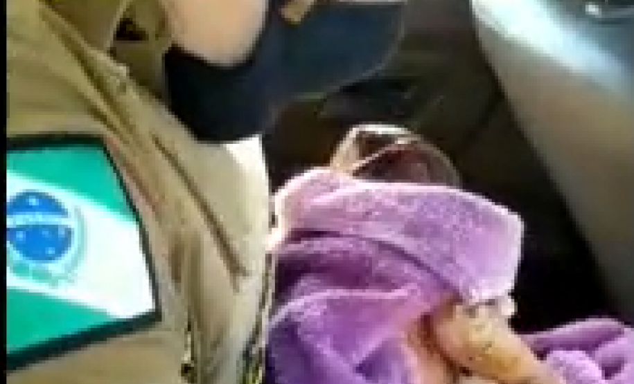 Policiais militares desengasgam nascituro que ainda estava com cordão umbilical em Guarapuava (PR