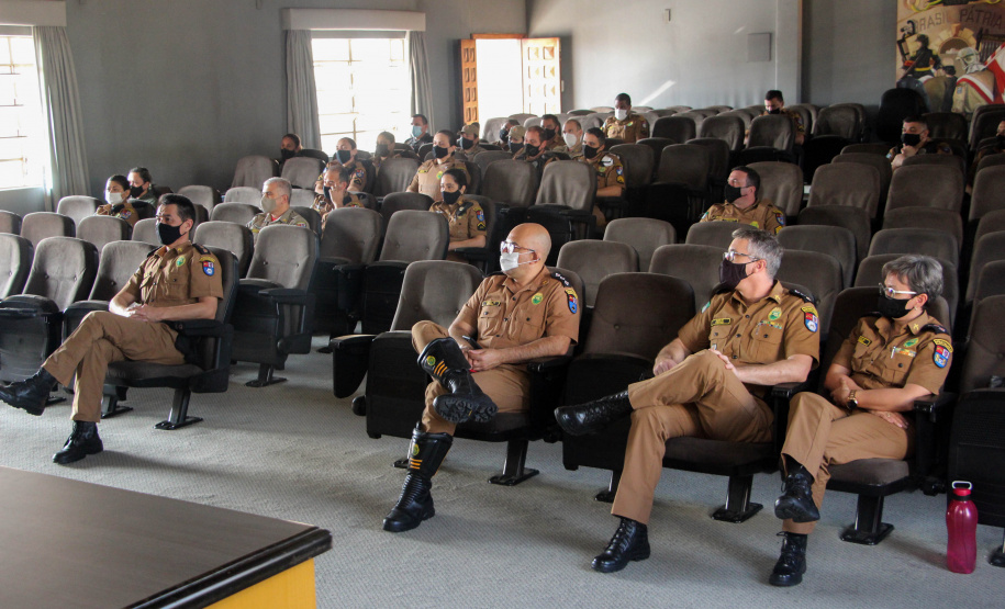 PM dá início ao Ciclo de Palestras do Programa Prumos Cuidando do Cuidador em Curitiba