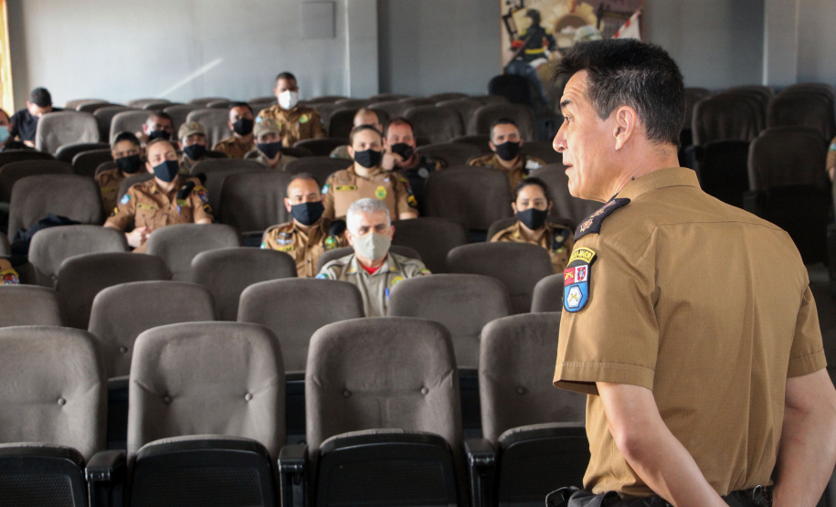 PM dá início ao Ciclo de Palestras do Programa Prumos Cuidando do Cuidador em Curitiba