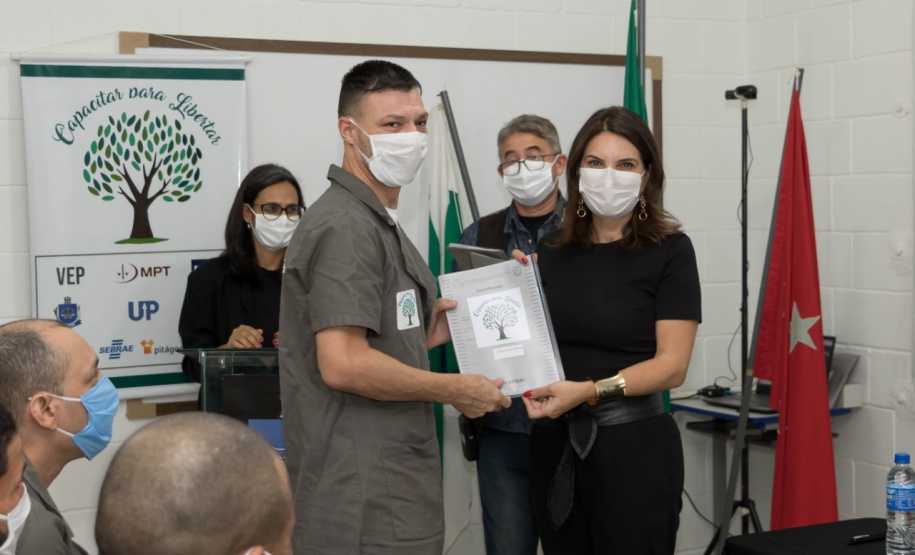 Em Londrina, presos se formam em cursos profissionalizantes e se tornam microempreendedores