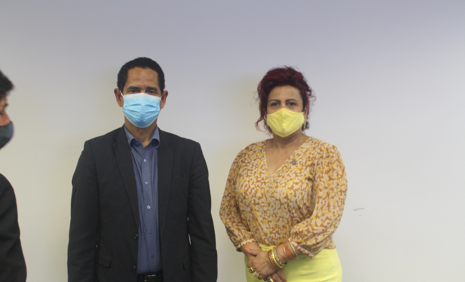 Secretário da Segurança Pública recebe prefeita de Mandaguari, em Curitiba