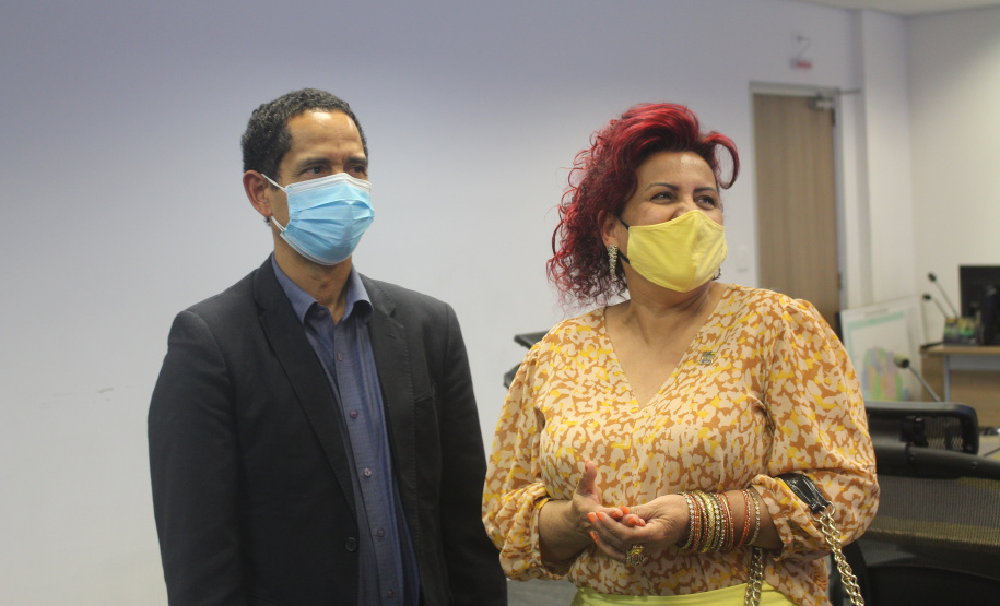 Secretário da Segurança Pública recebe prefeita de Mandaguari, em Curitiba