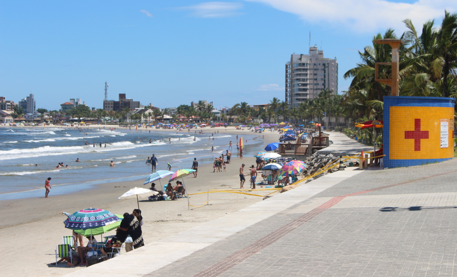 Nadar em segurança é somente próximo ao Posto de Guarda-Vidas do Corpo de Bombeiros