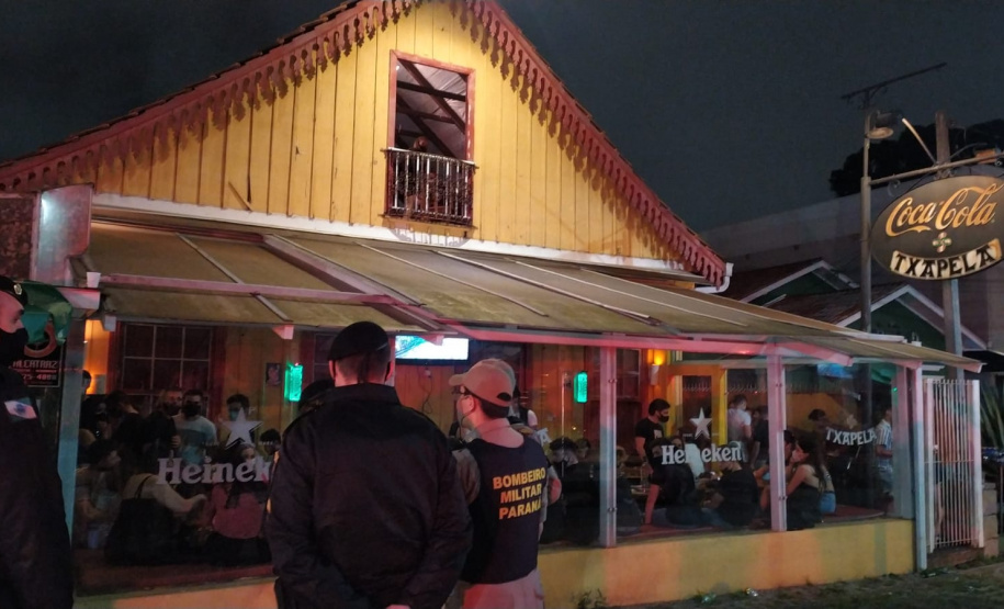 Aifu dispersa mais de 2,2 mil pessoas e aplica mais de R$ 760 mil em multas em Curitiba