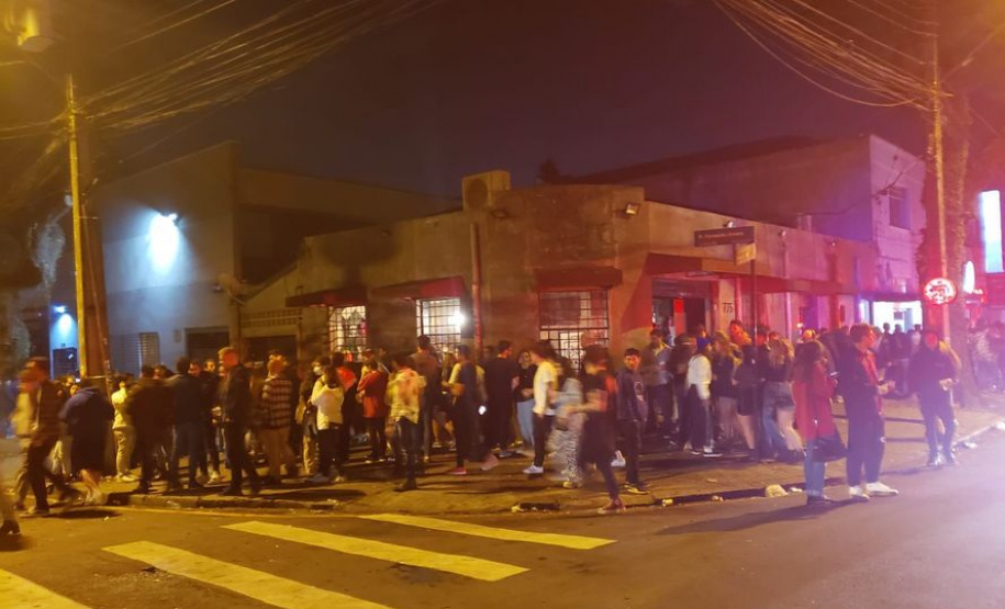 Operação fecha 10 estabelecimentos em Curitiba e aplica R$ 1,1 milhão em multas