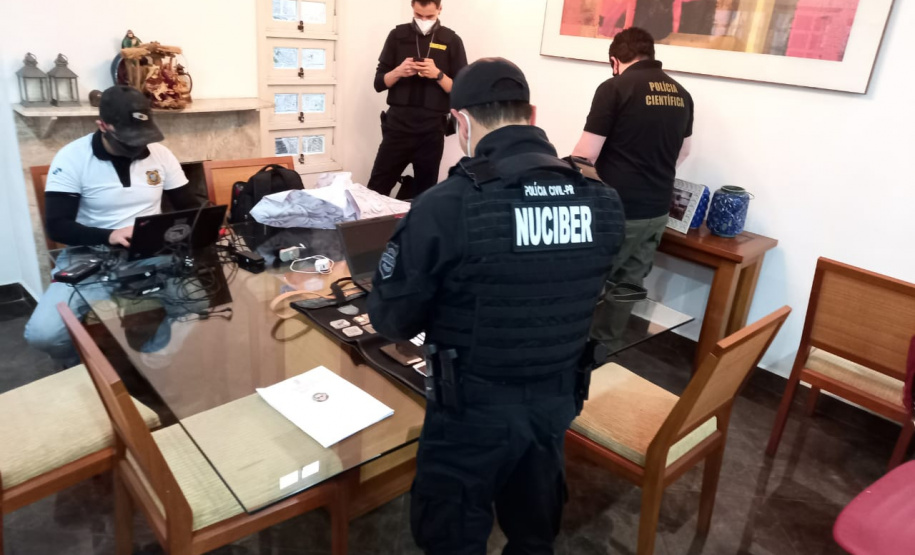 Polícia Civil do Paraná prende homem por armazenamento de pornografia infantil